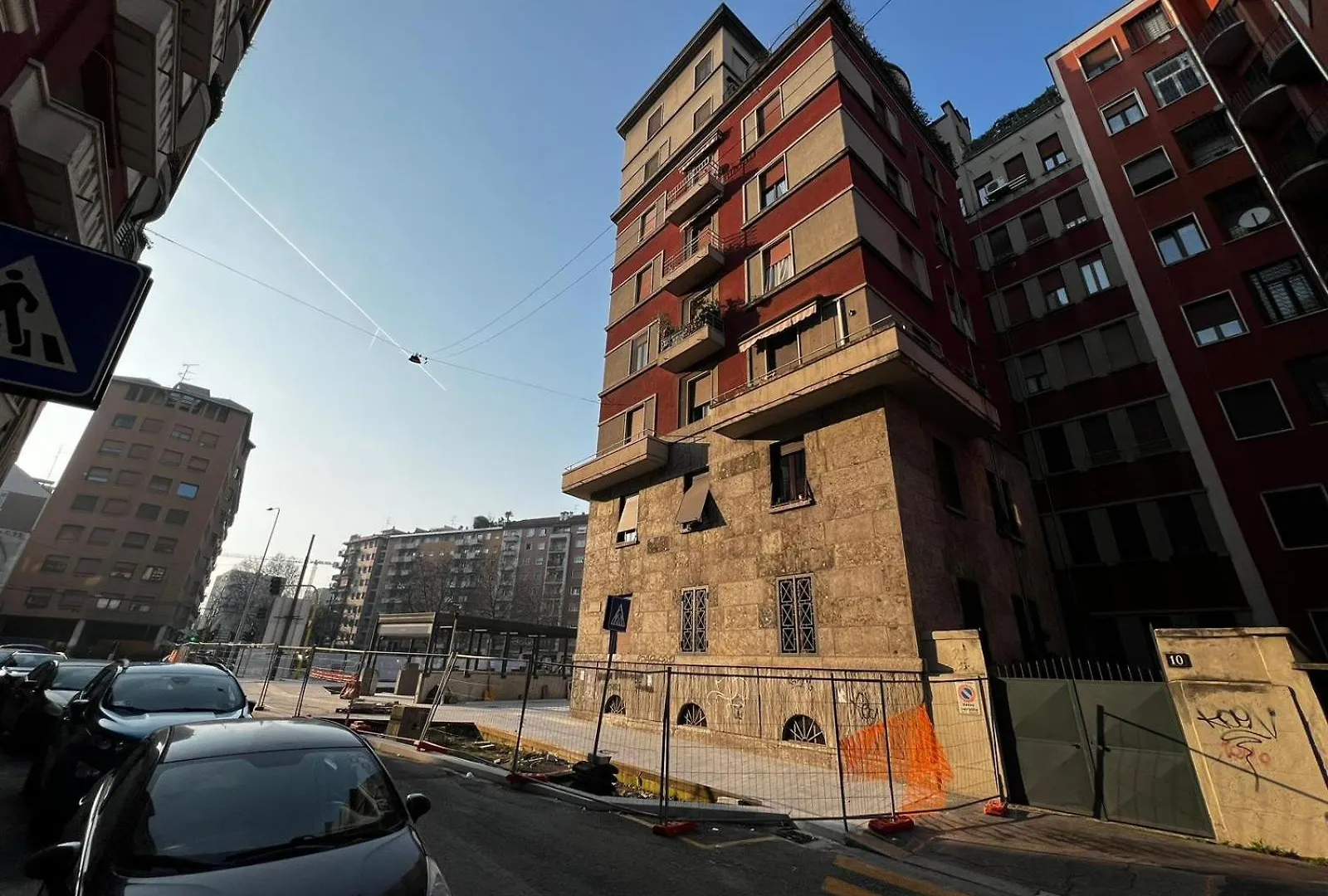 Apartment Guzzo B - Elegant Flat With Balcony At Bolivar M4 Metro Milan Italy