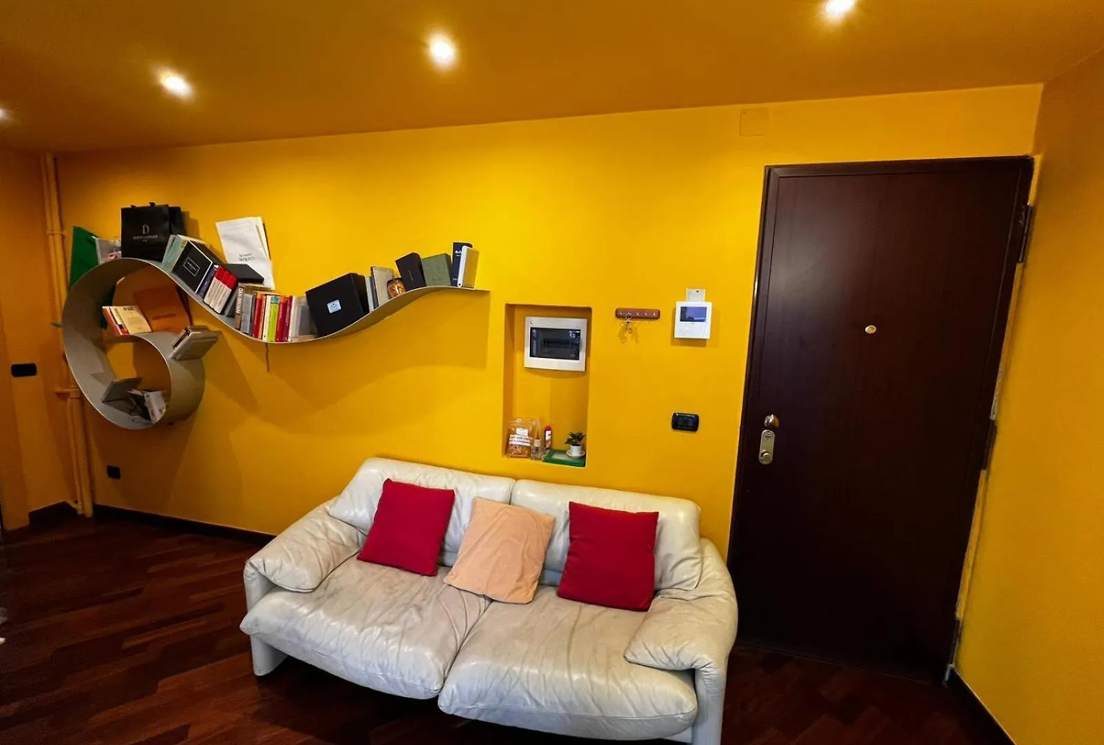 Guzzo B - Elegant Flat With Balcony At Bolivar M4 Metro Milan Apartment