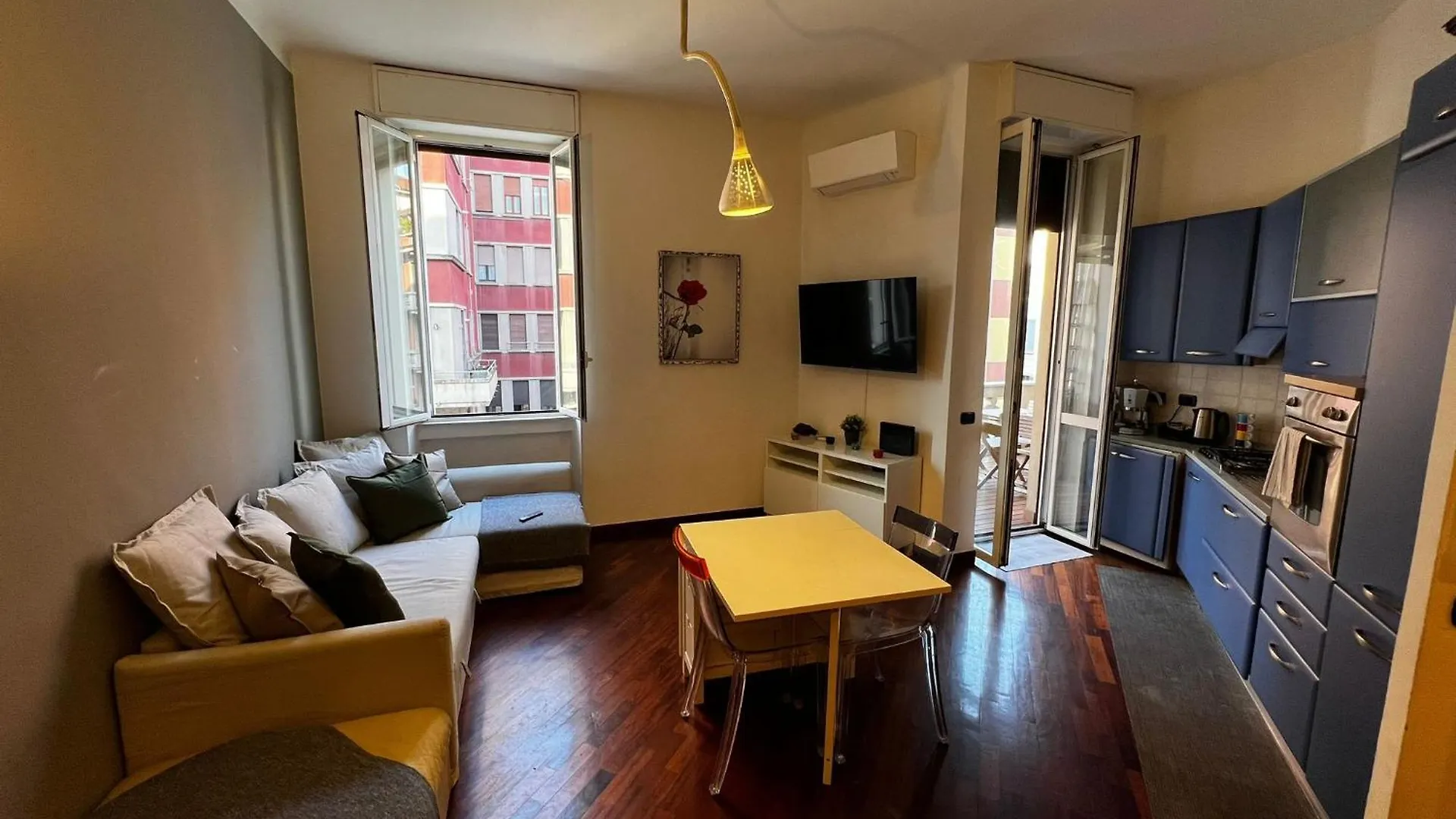 Guzzo B - Elegant Flat With Balcony At Bolivar M4 Metro Milan Italy