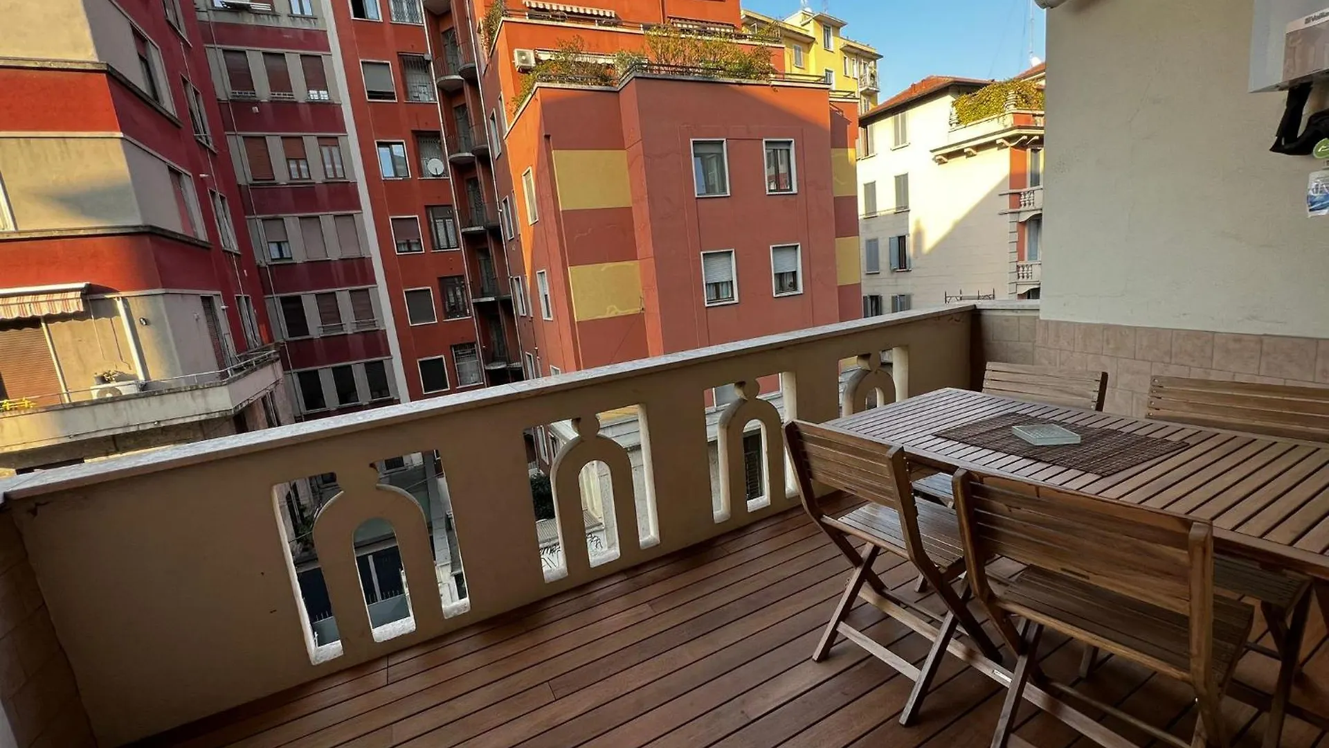 Guzzo B - Elegant Flat With Balcony At Bolivar M4 Metro Milan