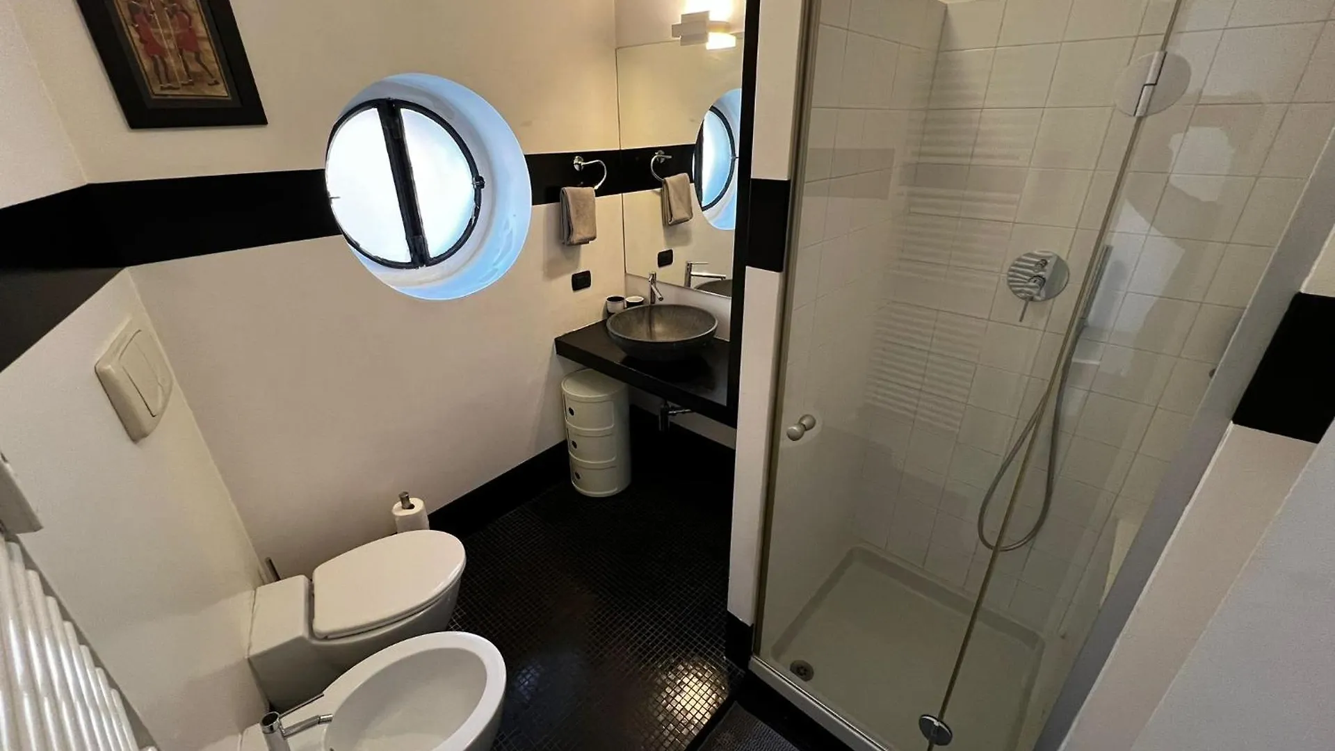 Guzzo B - Elegant Flat With Balcony At Bolivar M4 Metro Milan Apartment