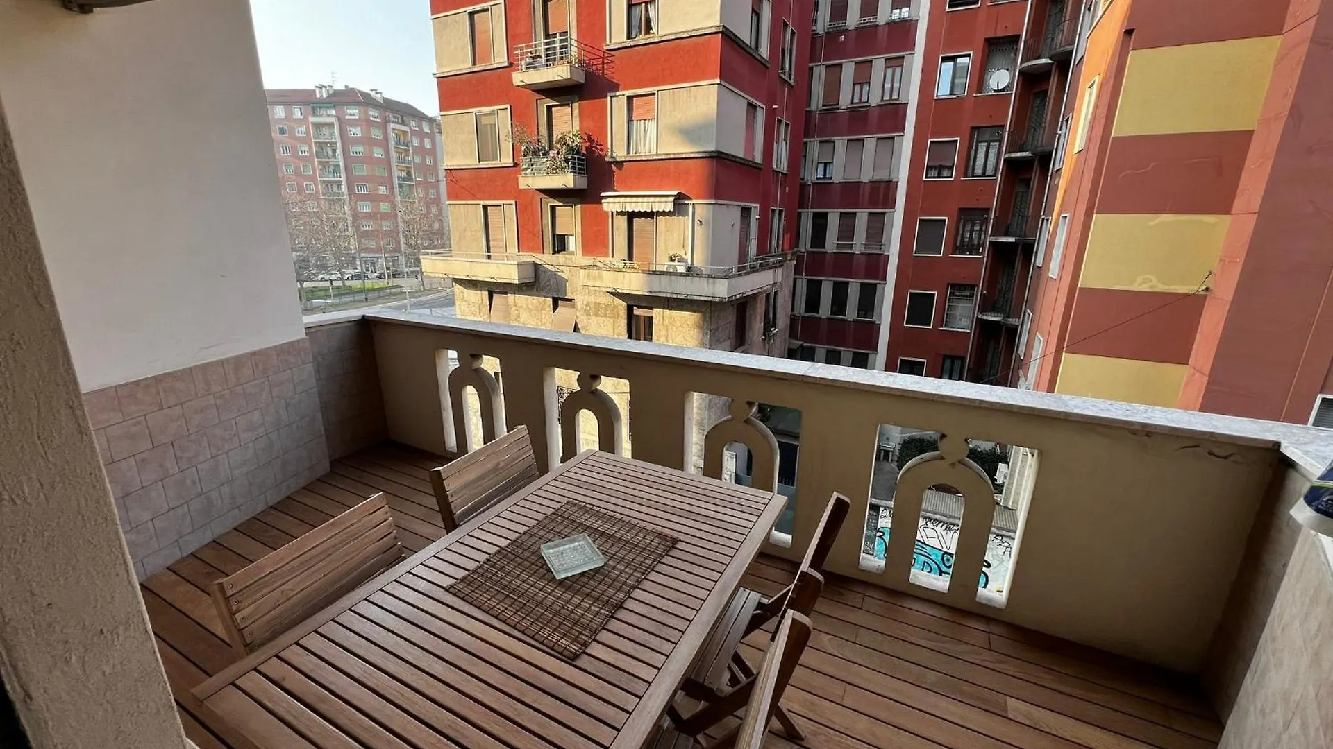 Guzzo B - Elegant Flat With Balcony At Bolivar M4 Metro Milan 0*,  Italy